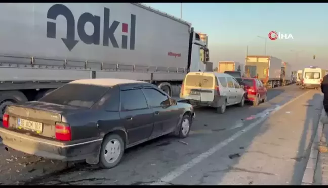 Kayseri'de Zincirleme Trafik Kazası: 2 Yaralı