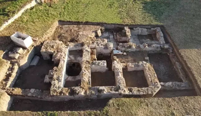 Bozcaada'da Osmanlı Dönemine Ait Kale Hamamı Keşfedildi