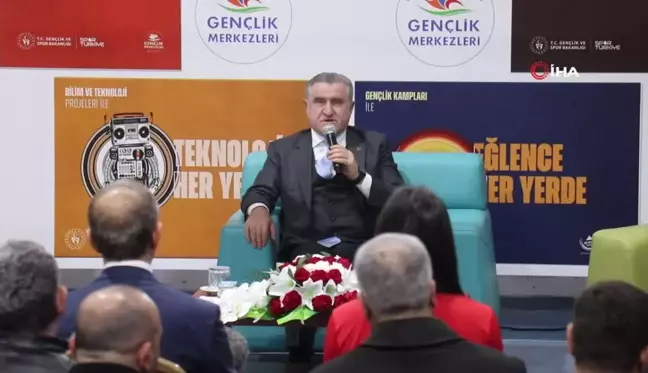 Bakan Bak, Malatya'da Gençlerle Söyleşi Gerçekleştirdi