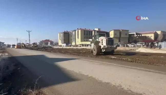 Yüksekova Devlet Hastanesi'nin Giriş Yolu Asfaltlandı