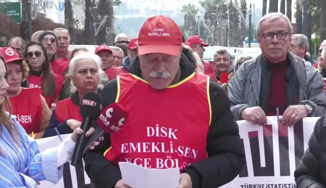 İzmir'de Emekliler Maaş Zamlarını Protesto Etti