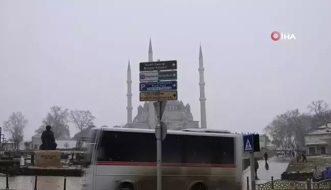 Edirne'de Kar Yağışı Etkisini Sürdürüyor