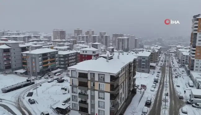 Kastamonu'da Kar Yağışı Şehir Merkezini Beyaza Bürüdü