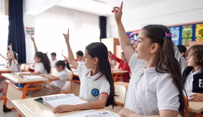 Anaokulu Müdürü Heimlich Manevrası ile Öğrenciyi Kurtardı