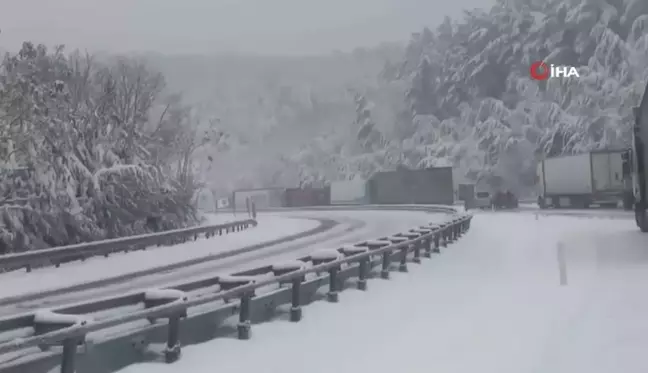 Çanakkale'de Kar Yağışı Nedeniyle Trafik Kontrollü Olarak Sağlanıyor