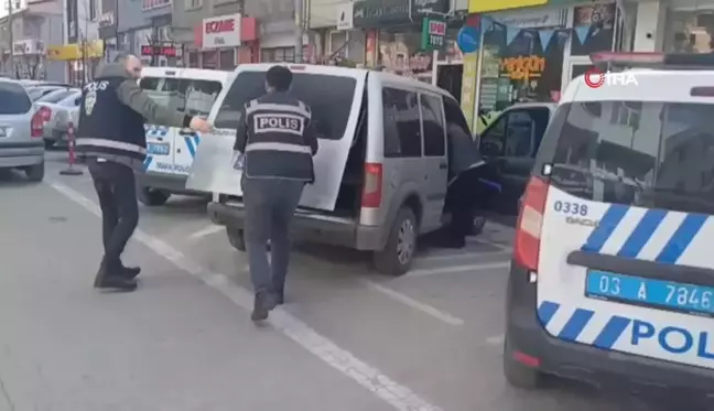 27 Yıl Hapis Cezasıyla Aranan Şahıs Polisin Takibiyle Yakalandı