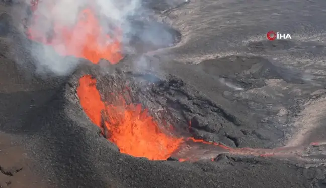 Hawaii'deki Kilauea Yanardağı Lav Püskürttü