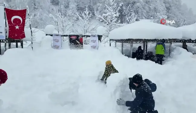 Rize'de Buz Gibi Suda Yüzme Şenliği Düzenlendi