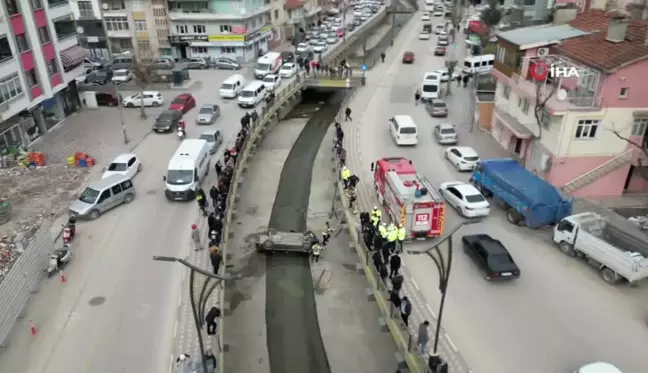 Ehliyetsiz Sürücü, Otomobiliyle Su Kanalına Uçtu