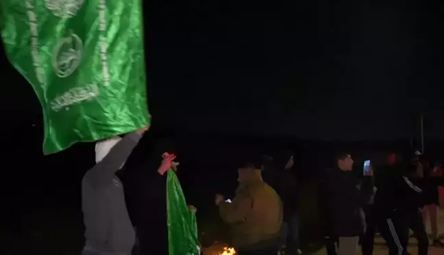 İsrail, 90 Filistinliyi Serbest Bıraktı