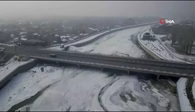 Ağrı'da Murat Nehri'nin Buzla Kaplı Görüntüsü Havadan Çekildi