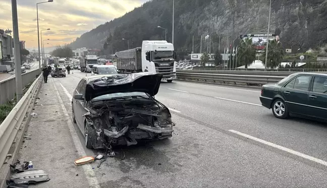 Samsun'da Zincirleme Trafik Kazası: 3 Yaralı