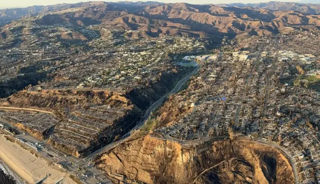 California'daki Yangınlar Kontrol Altına Alındı, Büyük Hasar Tespit Edildi
