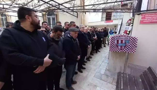 İbrahim Tatlıses'in davulcusu Ahmet İzgi, son yolculuğuna uğurlandı