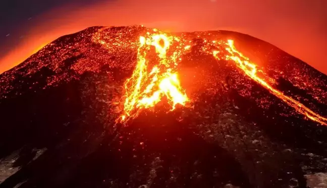 Kilauea Yanardağı Yeniden Lav Püskürttü