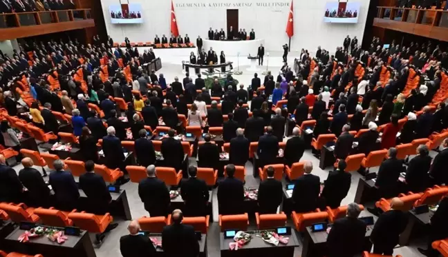 AK Parti, Meclis'teki Sandalye Sayısını 272'ye Çıkardı