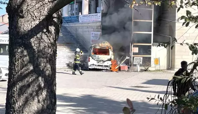 Facianın eşiğinden dönüldü: İçinde 4 çocuk varken cayır cayır yandı