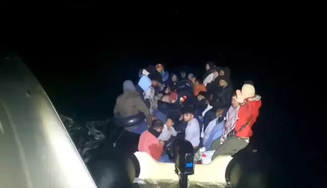 Dikili Açıklarında 31 Düzensiz Göçmen Yakalandı