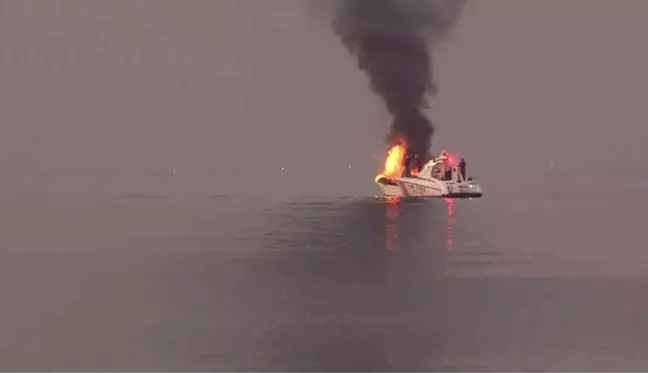 Tuzla Marina'da yangın: 4 tekne kullanılamaz hale geldi