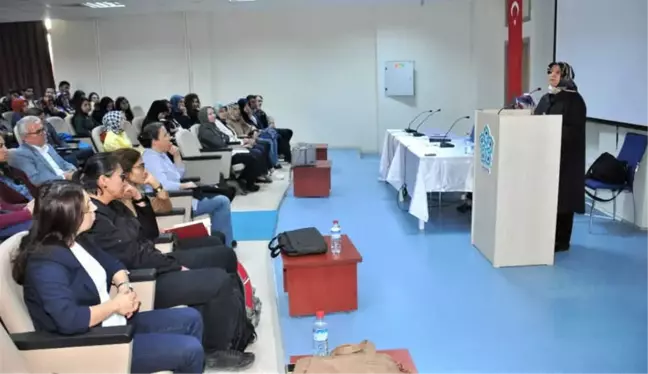 Neü'de Toplumsal Cinsiyet Okumaları Semineri