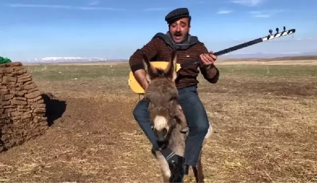 Koronavirüs türküsüne eşek üzerinde klip çeken ozan Arif Gülcani, zor anlar yaşadı