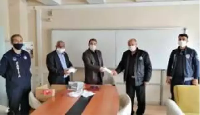 Kilis'te maske dağıtımı sürüyor