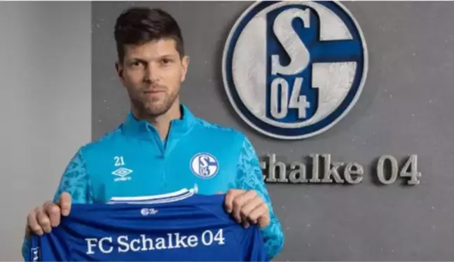 Hollandalı golcü Klaas-Jan Huntelaar, eski takımı Schalke 04'e geri döndü