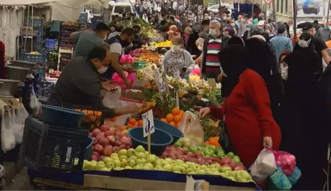 SULTANGAZİ'DE PAZAR YERLERİNDE YOĞUNLUK