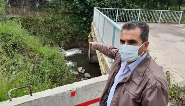 KOCAELİ'DE ATIK SU DÖKÜLEN DERE KÖPÜRDÜ