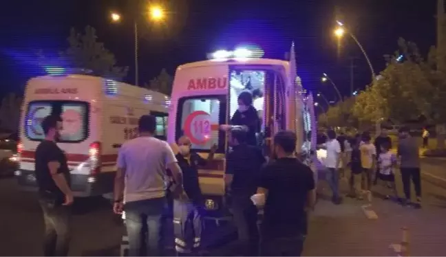 SİLAHLI SALDIRGANLAR KİŞİ İLE YOLDAN GEÇEN BABA VE OĞLU YARALADI