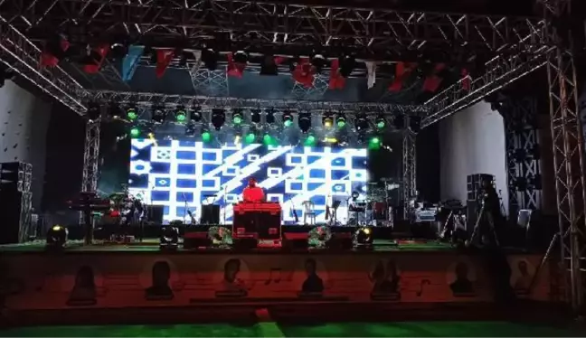 'YAZFEST' DERYA ULUĞ İLE BAŞLADI