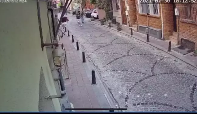 BALAT'TA SİNEMACIYA VE EŞİNİN DÜKKANINA SALDIRI