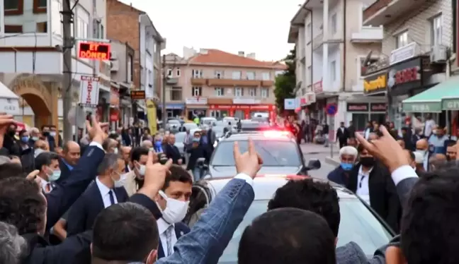 Akşener'in taraftarlarına 'bozkurt işareti' tepkisi