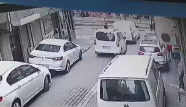 Zeytinburnu'nda tramvay kazası kamerada