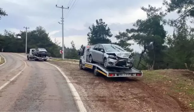 Son dakika haberi! İKİ OTOMOBİL KAFA KAFAYA ÇARPIŞTI 1 ÖLÜ, 2 YARALI