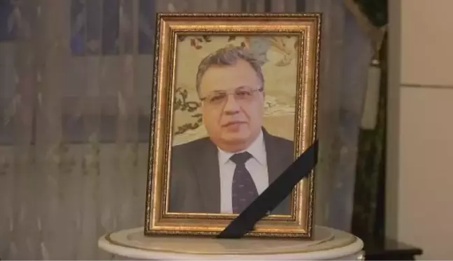 DÜNYACA ÜNLÜ VİRTÜÖZLER, KARLOV GİBİ GÖREVİ BAŞINDA YAŞAMINI YİTİREN DİPLOMATLAR İÇİN ÇALDI