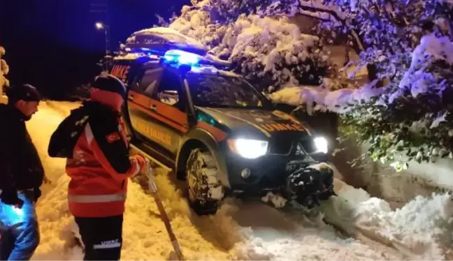 KARDA EVİNDE MAHSUR KALAN HASTAYI UMKE KURTARDI