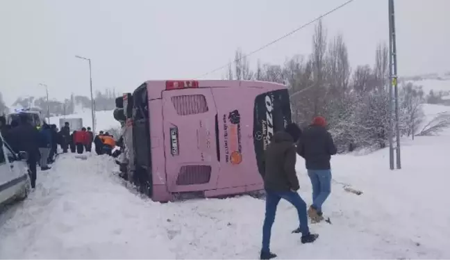 GİRESUN'DA YOLCU OTOBÜSÜ DEVRİLDİ: 9 YARALI