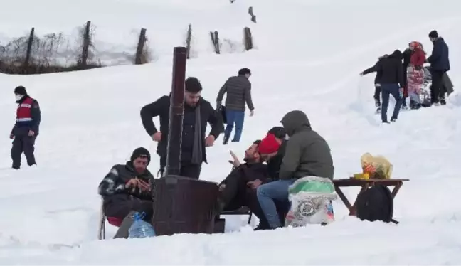 AYDER'DE KAR FESTİVALİ; POŞETLE KAYDILAR, HORON OYNADILAR