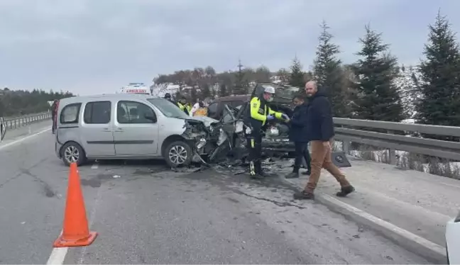 KÜTAHYA'DA ZİNCİRLEME KAZA 5 YARALI