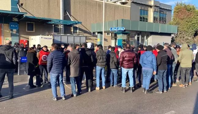 İşçiler kendilerini fabrikaya kapattı, çatıya çıktı: 108 gözaltı