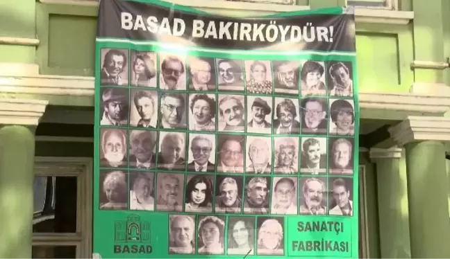 BASAD BİNASI PROTESTOLAR ARASINDA TAHLİYE EDİLDİ