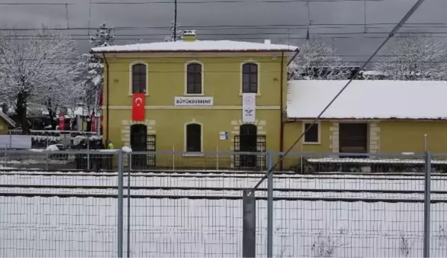 Kocaeli'nde Büyükderbent Tren İstasyonu yeniden hizmete açıldı