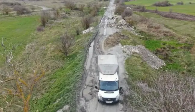 YOL KAÇAK HAFRİYATTAN GEÇİLMEZ OLDU