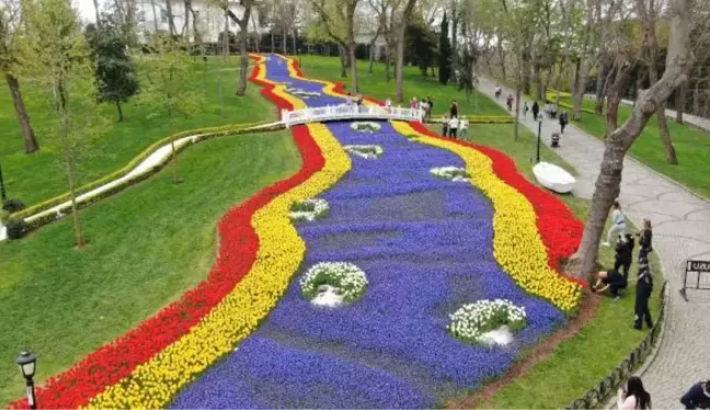 İSTANBUL'DA LALE ŞÖLENİ