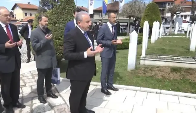 Şentop, Saraybosna'da Kovaçi Şehitliği'ni ziyaret etti