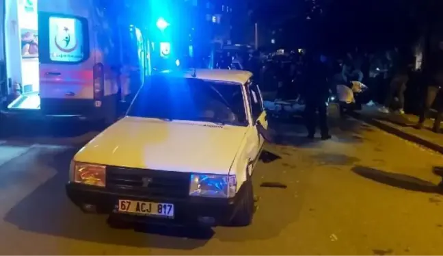 ZONGULDAK'TA MOTOSİKLET İLE OTOMOBİL ÇARPIŞTI: 3 YARALI