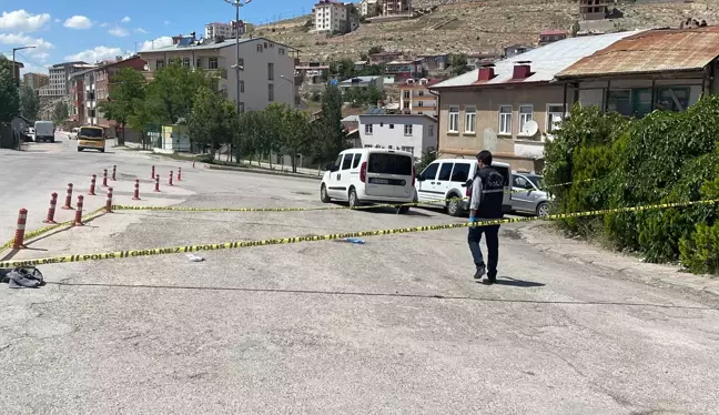 Son dakika haberi... Bayburt'taki bıçaklı kavgada bekçi yaralandı