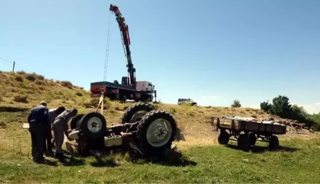 Son Dakika | ERCİŞ'TE YÜN YÜKLÜ TRAKTÖR ÇAYA YUVARLANDI 1 YARALI