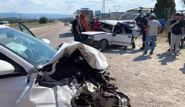 Kastamonu haber: Kastamonu'da iki otomobil çarpıştı: 3 yaralı